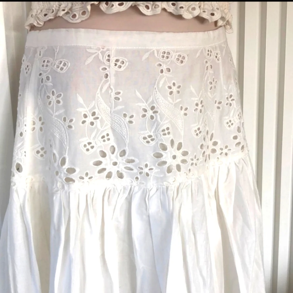 🌜Spell🌛 White Lacey Skirt with Side Slits - Picture 3 of 8